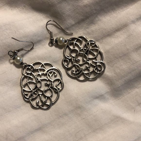 Silver earrings - Picture 1 of 1